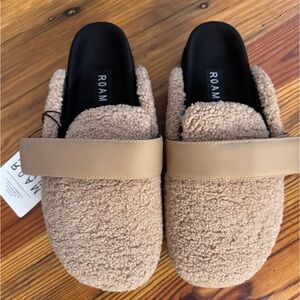 ROAM FUZZY LOAFER MULE BEIGE FAUX SHEARLING; NWT; 8